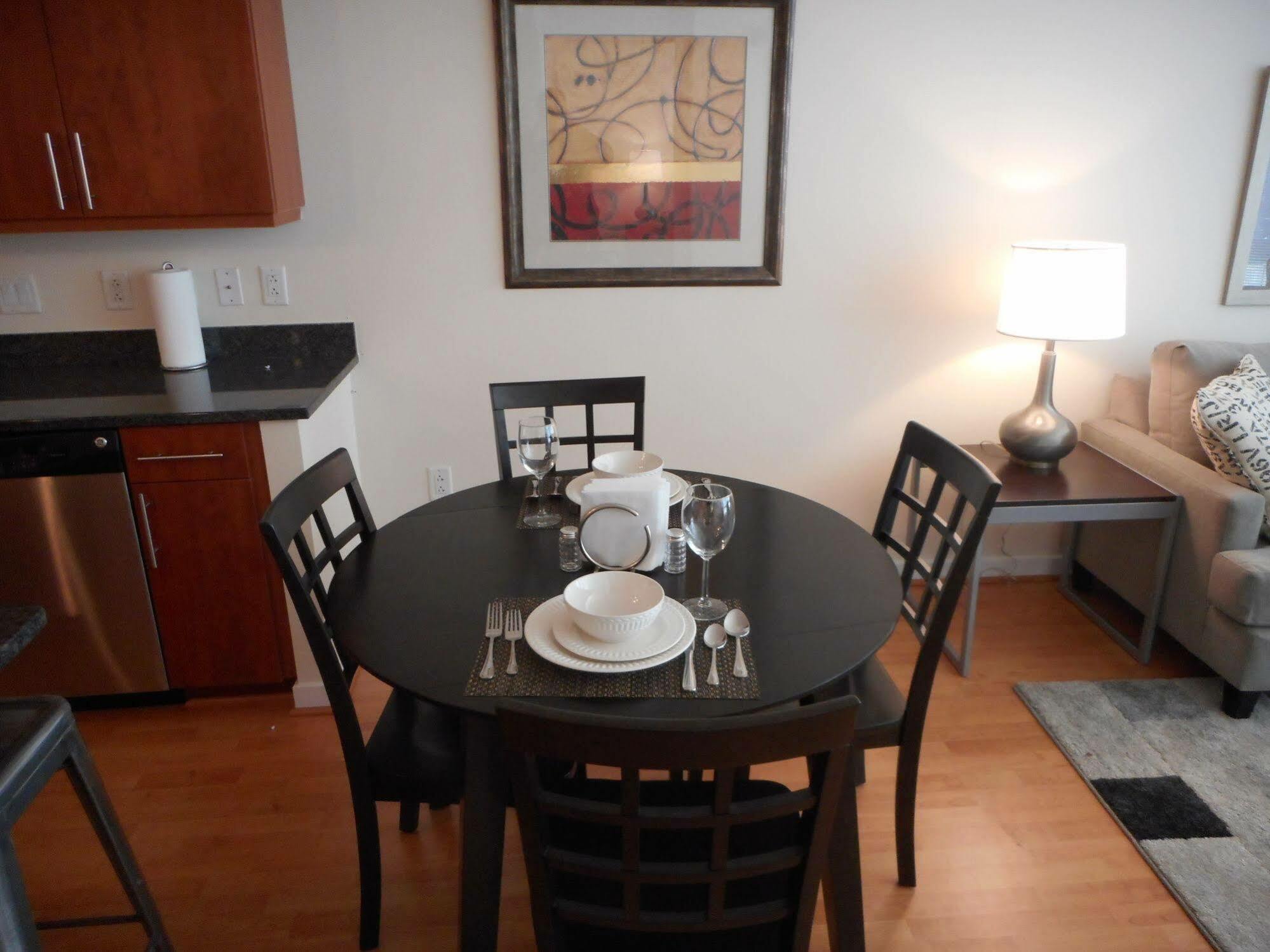 Weichert Suites At Wisconsin Place Chevy Chase Exteriör bild